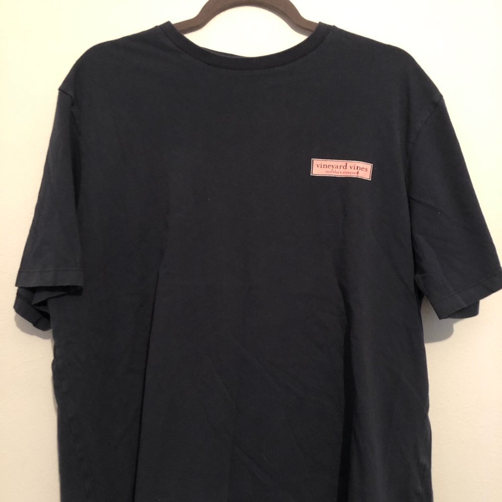 Vineyard vines t shirt